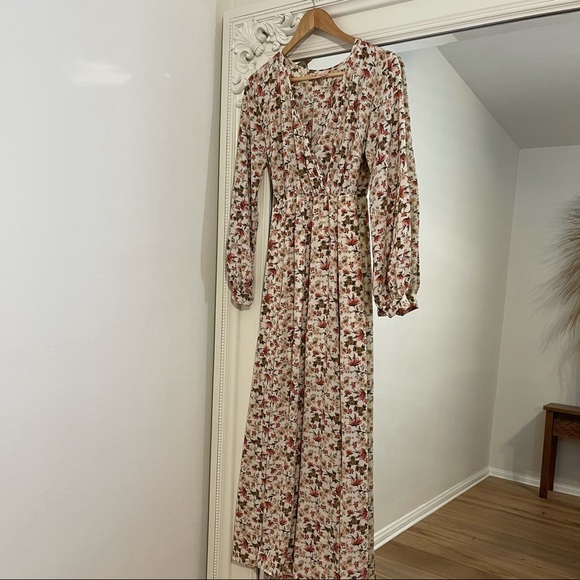 mrsalliexo Dresses & Skirts - Floral Maxi Dress
